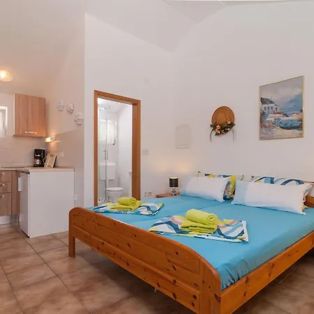 Apartments Mira - Beautiful Sea View Pucisca Exterior photo